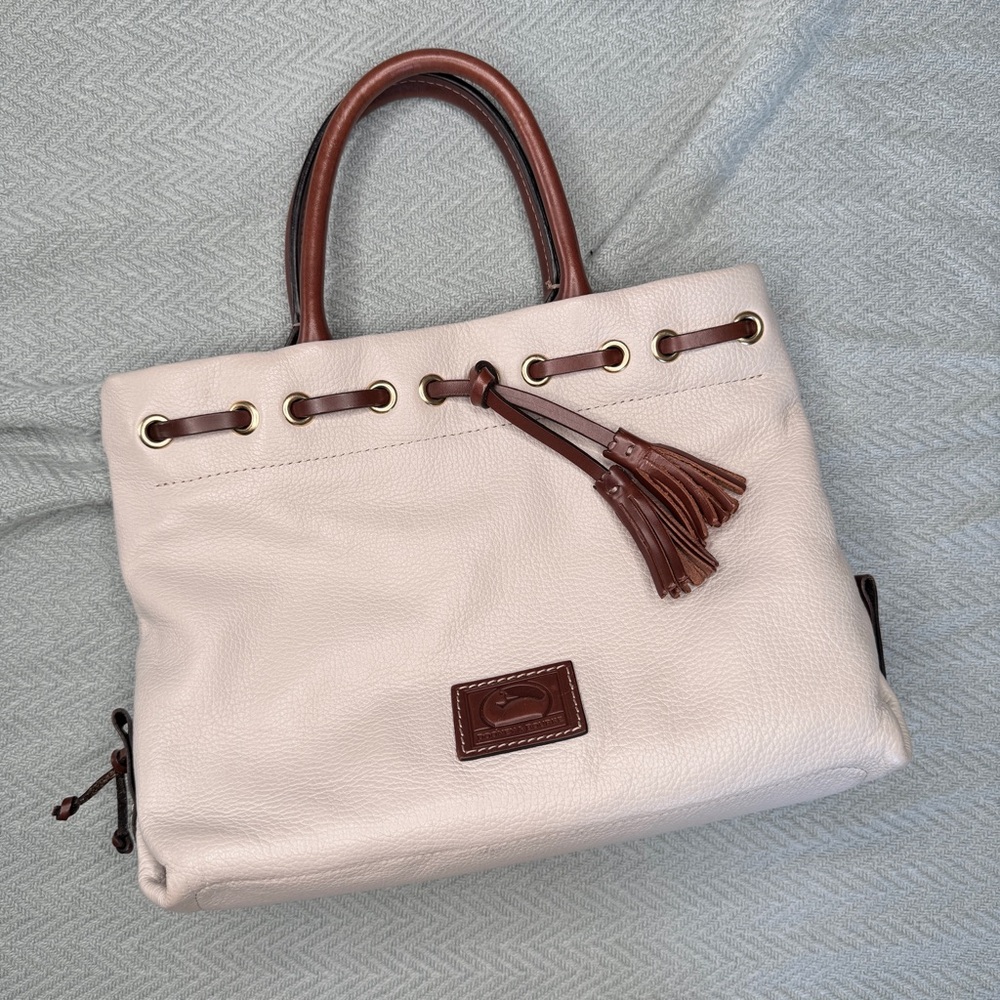 Dooney & Burke Wakefield Tassel Tote leather in bone, gold tone hardware - Picture 4 of 16